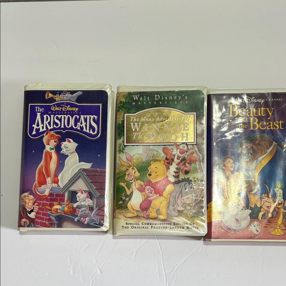 Walt Disney VHS Lot — The Aristocats, Winnie the Pooh, Beauty and the Beast